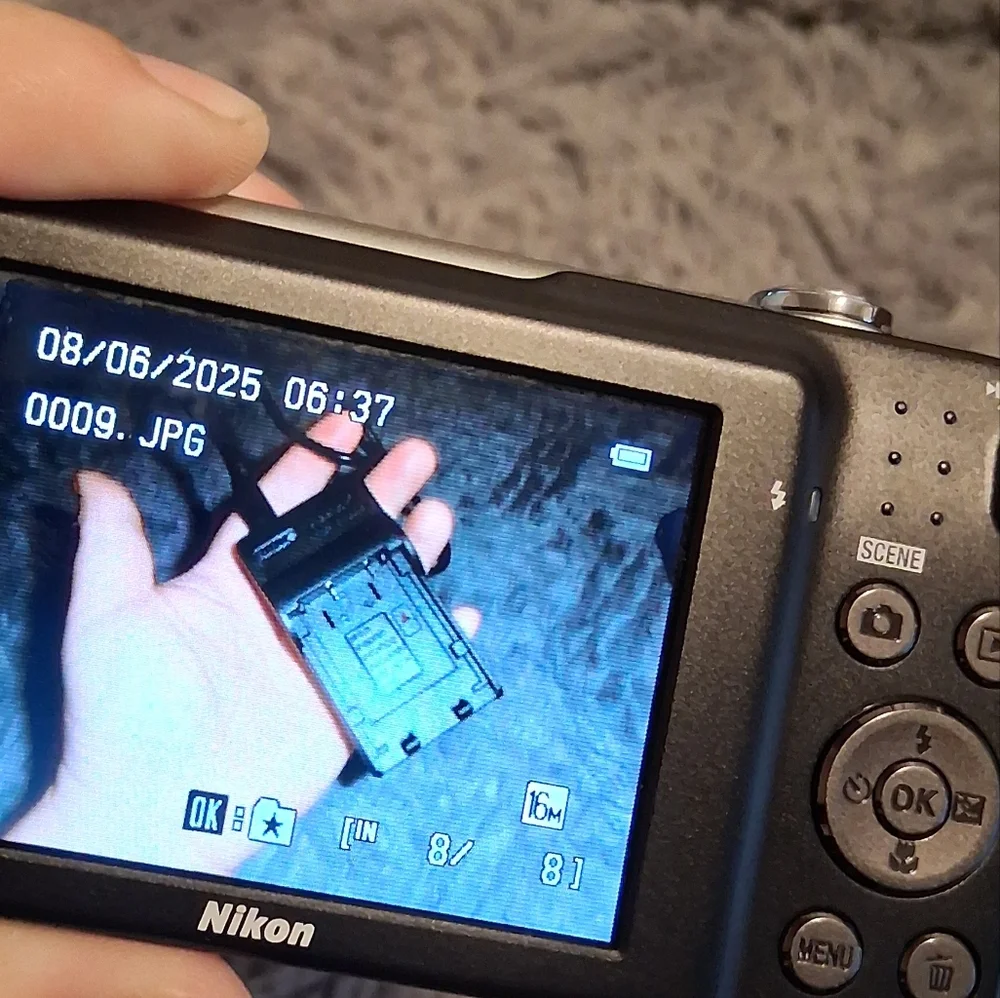 Nikon Coolpix S3300 Digital Camera Silver Works Good New Battery and Charger